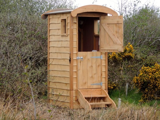 Des toilettes sèches à la maison des agriculteurs